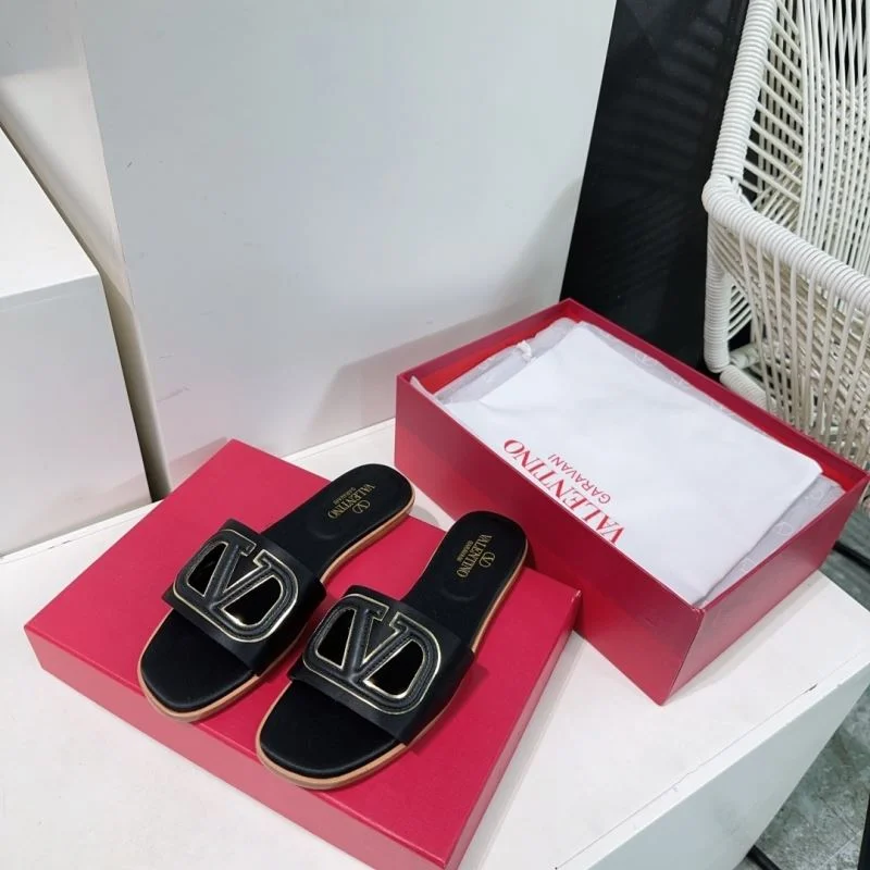 Minimalist Valentino Slippers 36538