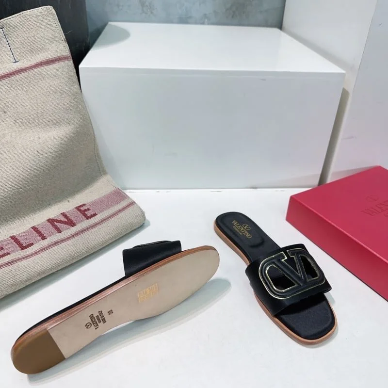 Minimalist Valentino Slippers 36538