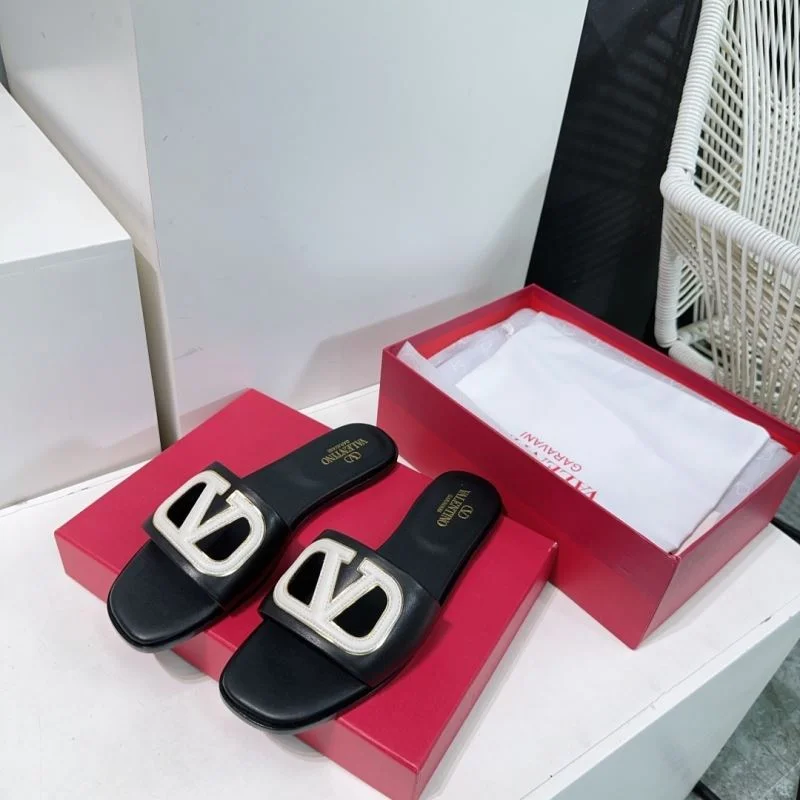 SportInspired Valentino Slippers 36525
