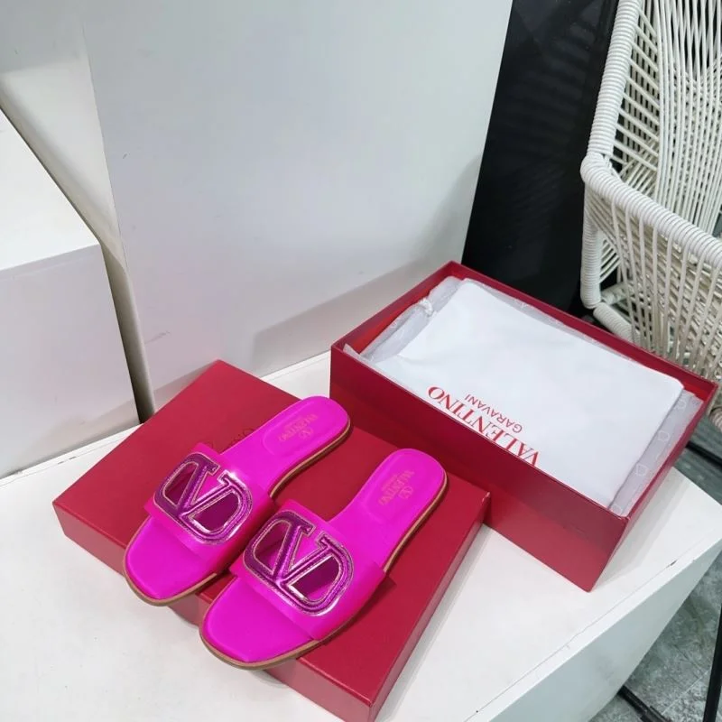 Efficient Valentino Slippers 36528