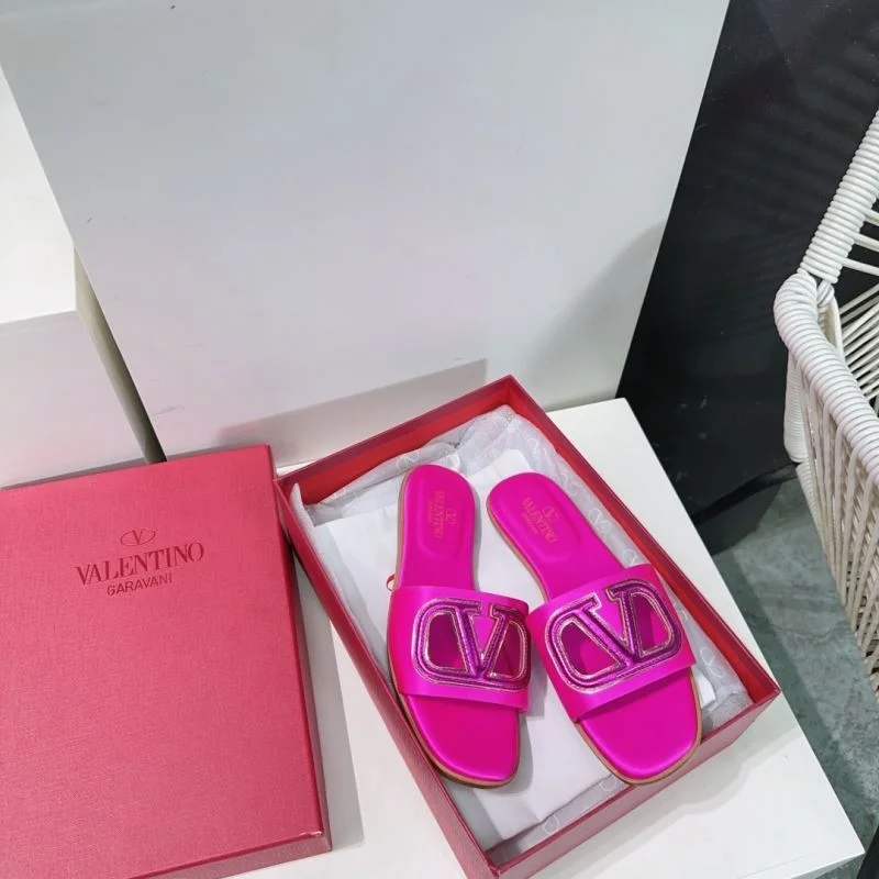 Efficient Valentino Slippers 36528