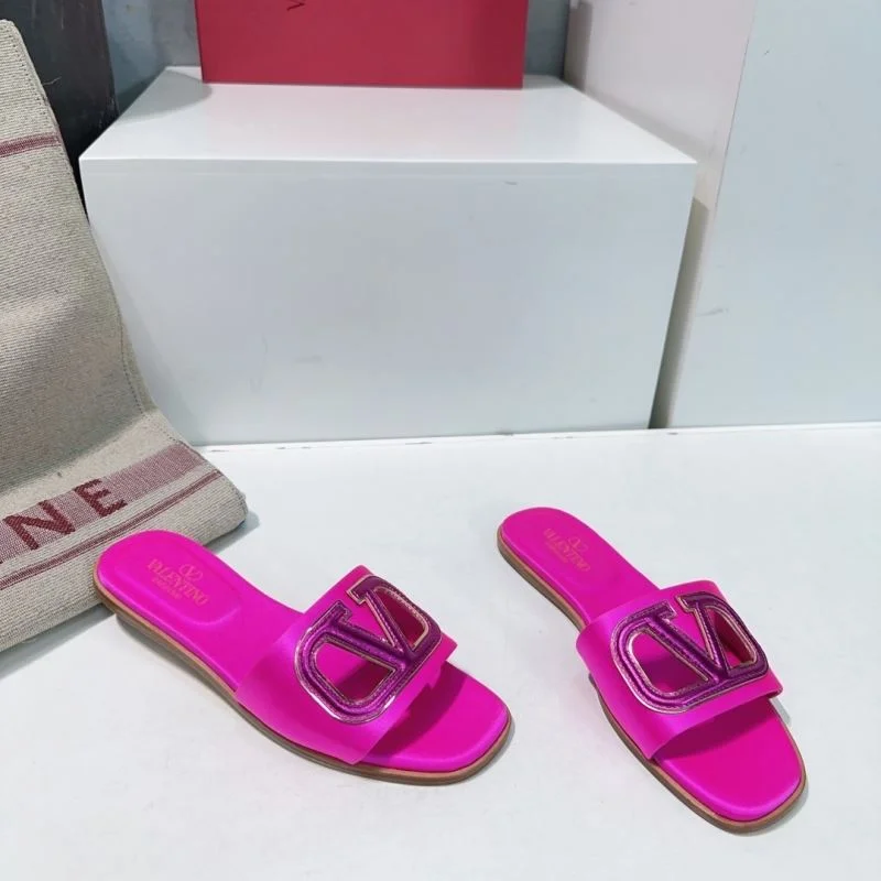 Efficient Valentino Slippers 36528