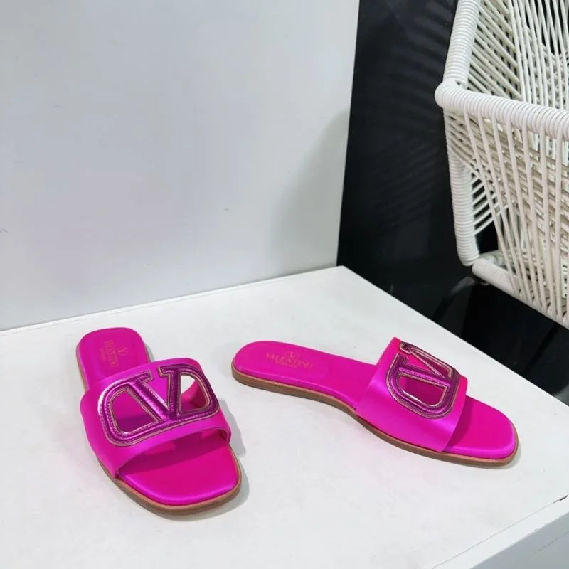 Efficient Valentino Slippers 36528
