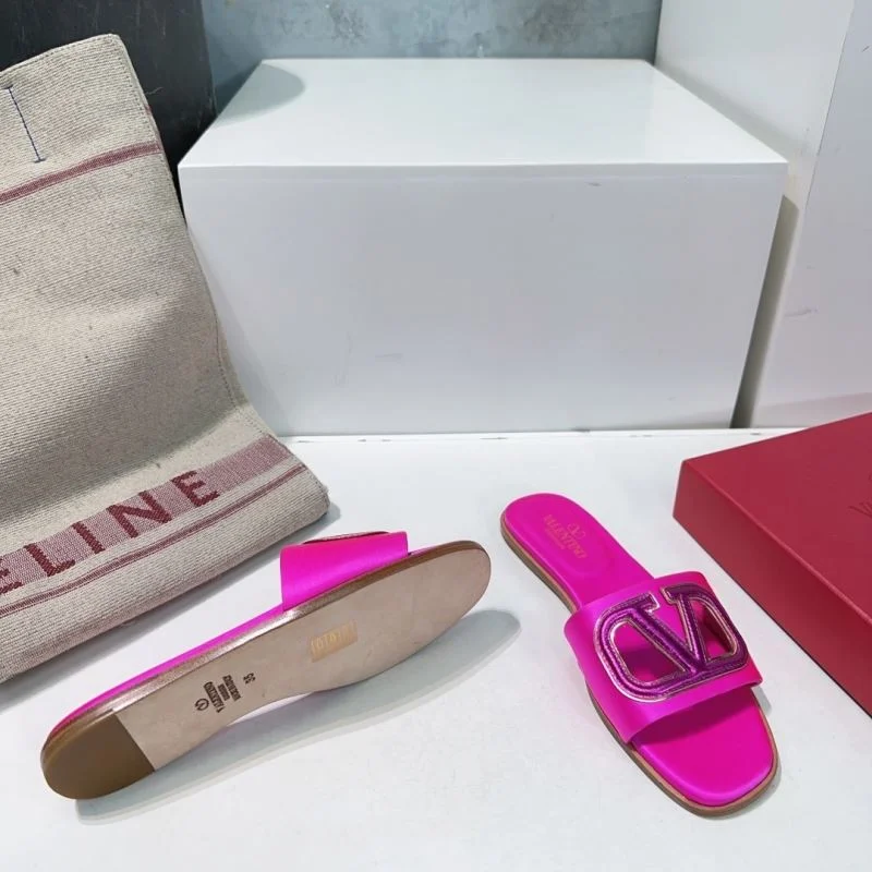 Efficient Valentino Slippers 36528