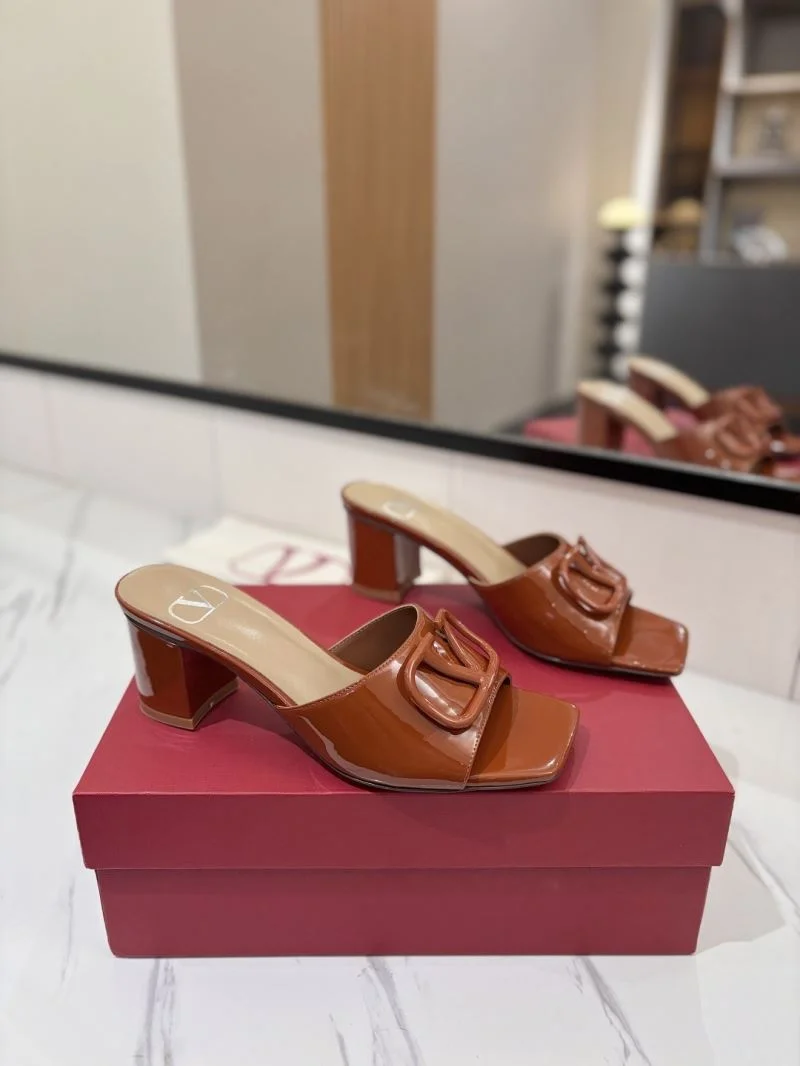 Valentino Slippers Versatile 36530