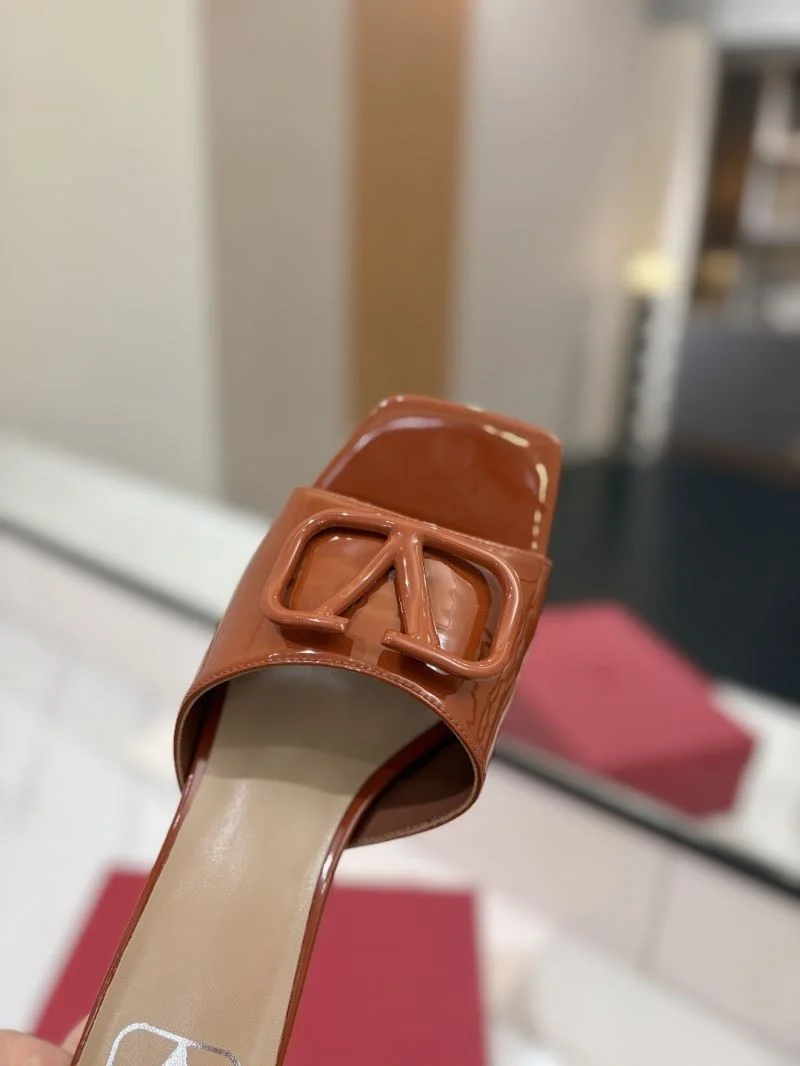 Valentino Slippers Versatile 36530