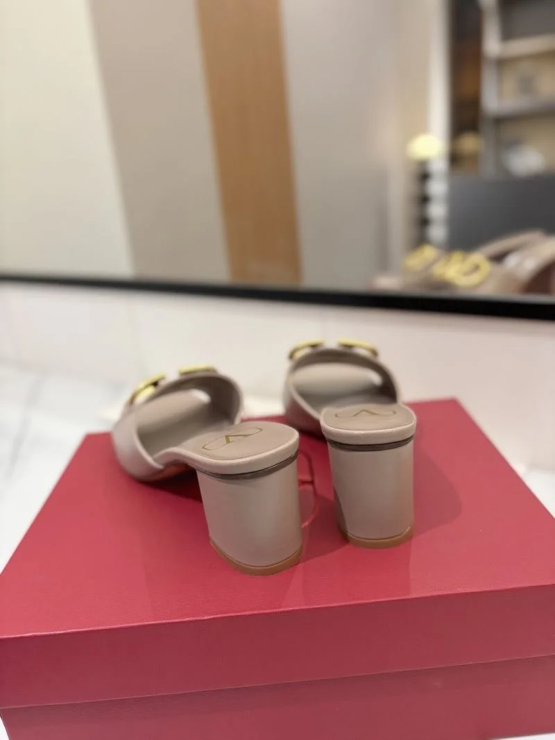 NewStyle Valentino Slippers 36545