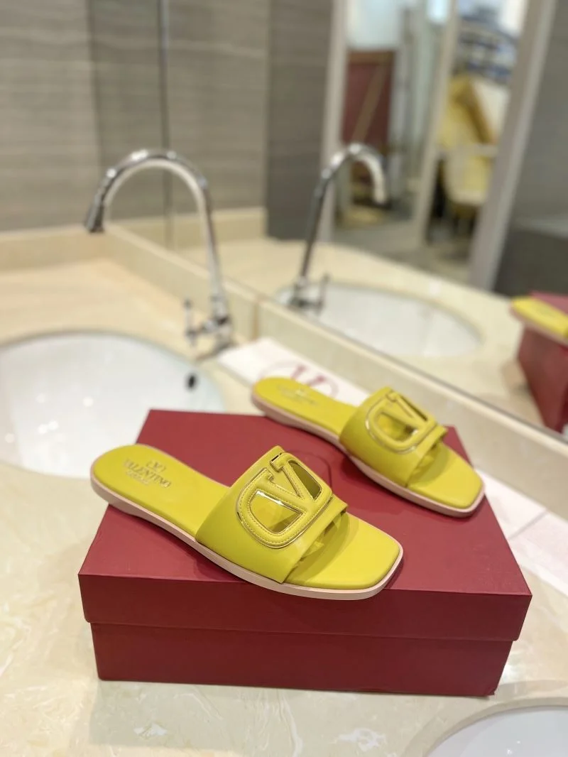 Valentino Slippers Comfortable 36529