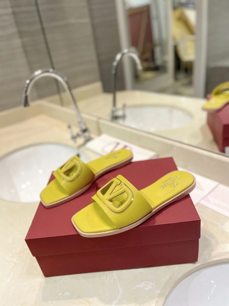 Valentino Slippers Comfortable 36529