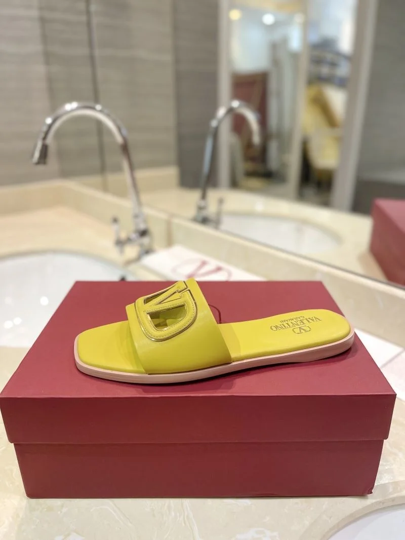 Valentino Slippers Comfortable 36529