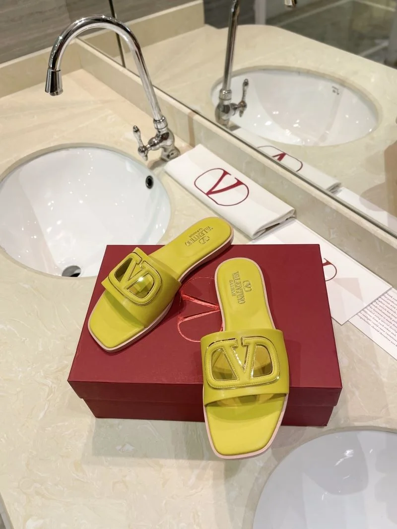 Valentino Slippers Comfortable 36529