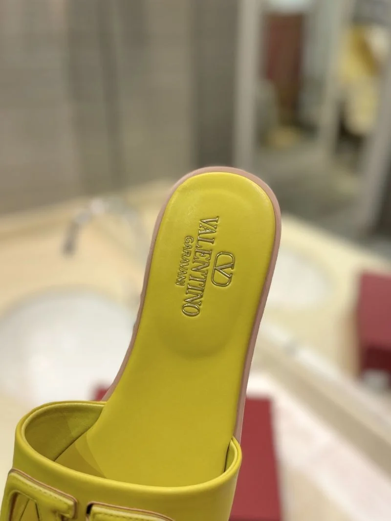 Valentino Slippers Comfortable 36529