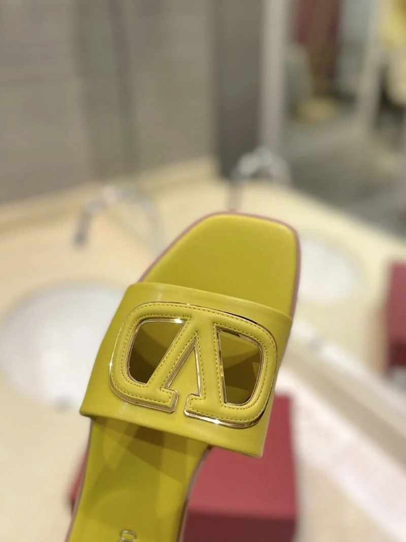 Valentino Slippers Comfortable 36529