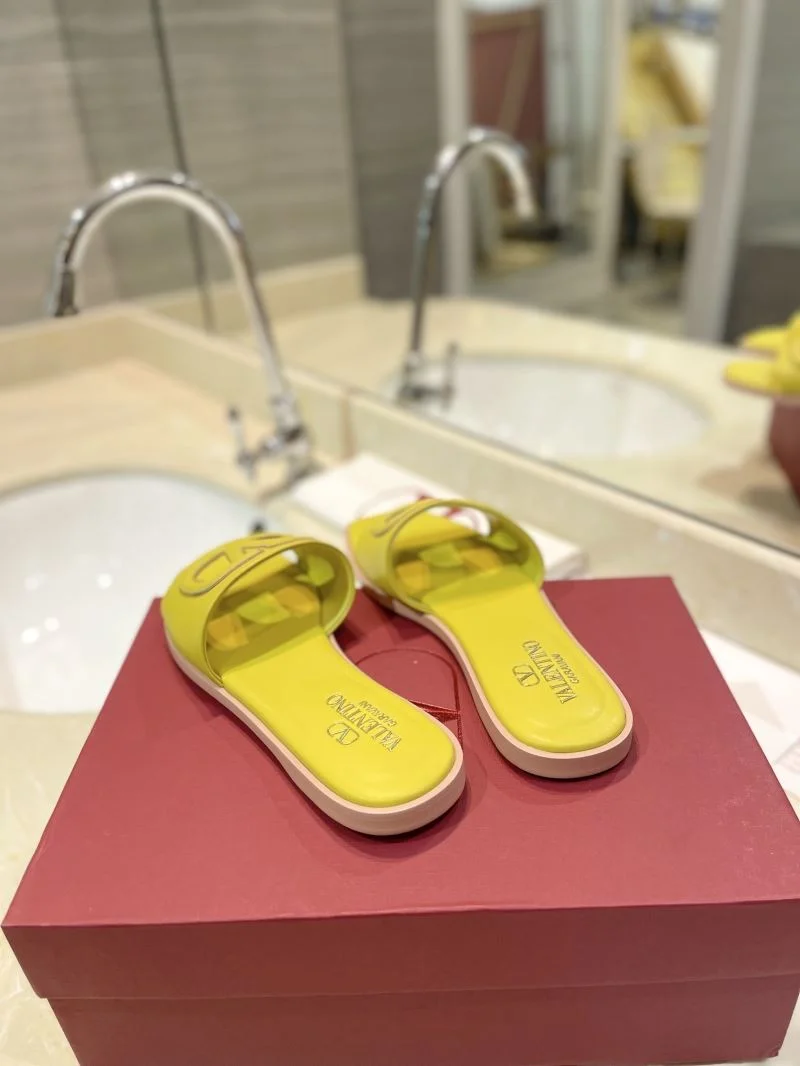 Valentino Slippers Comfortable 36529