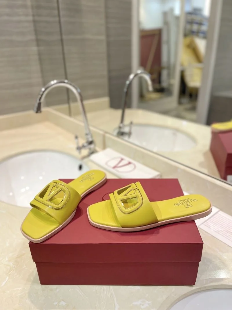 Valentino Slippers Comfortable 36529
