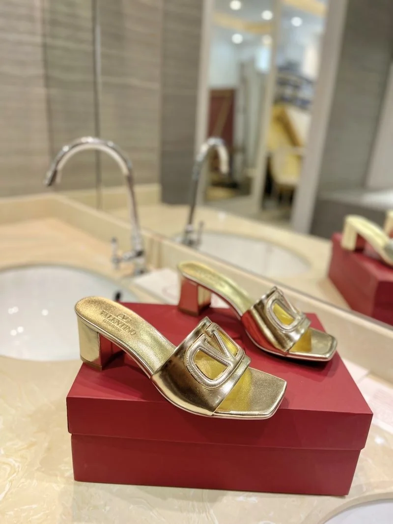 EyeCatching Valentino Slippers 36514