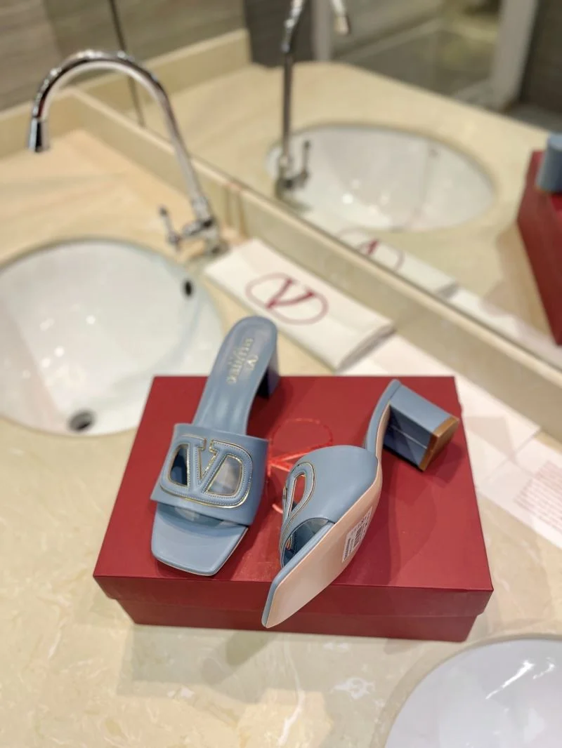 Valentino Slippers Versatile 36512