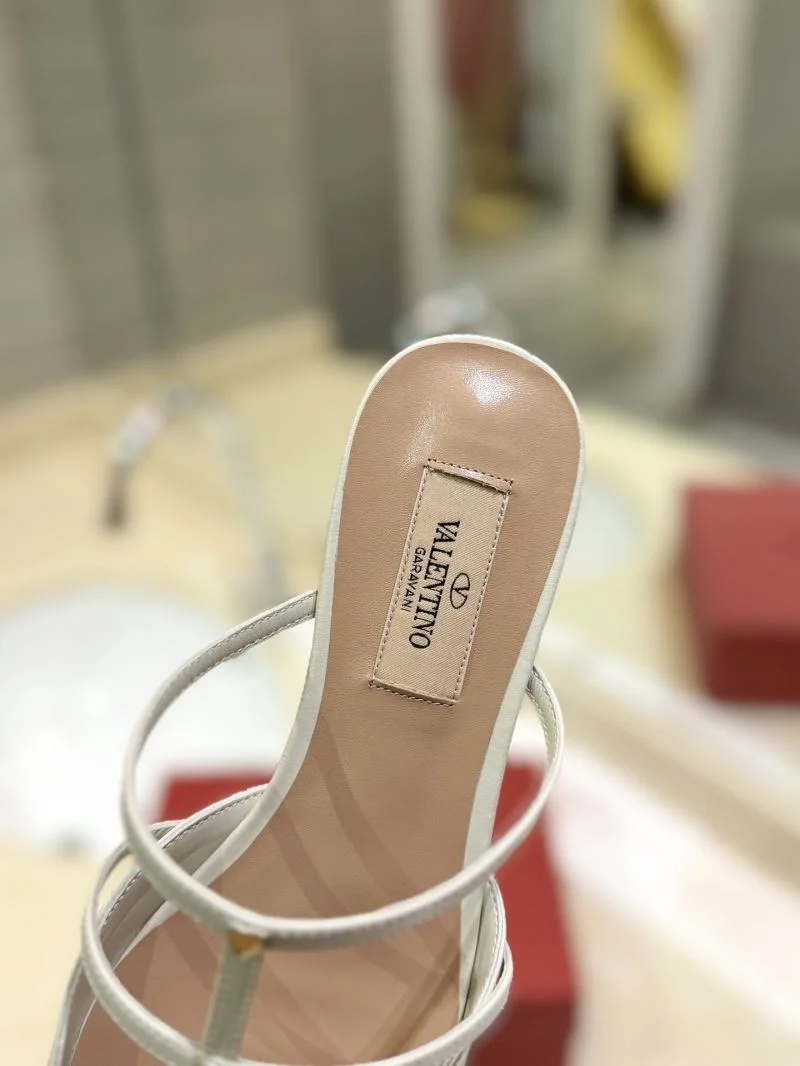 Valentino Slippers Versatile 36506