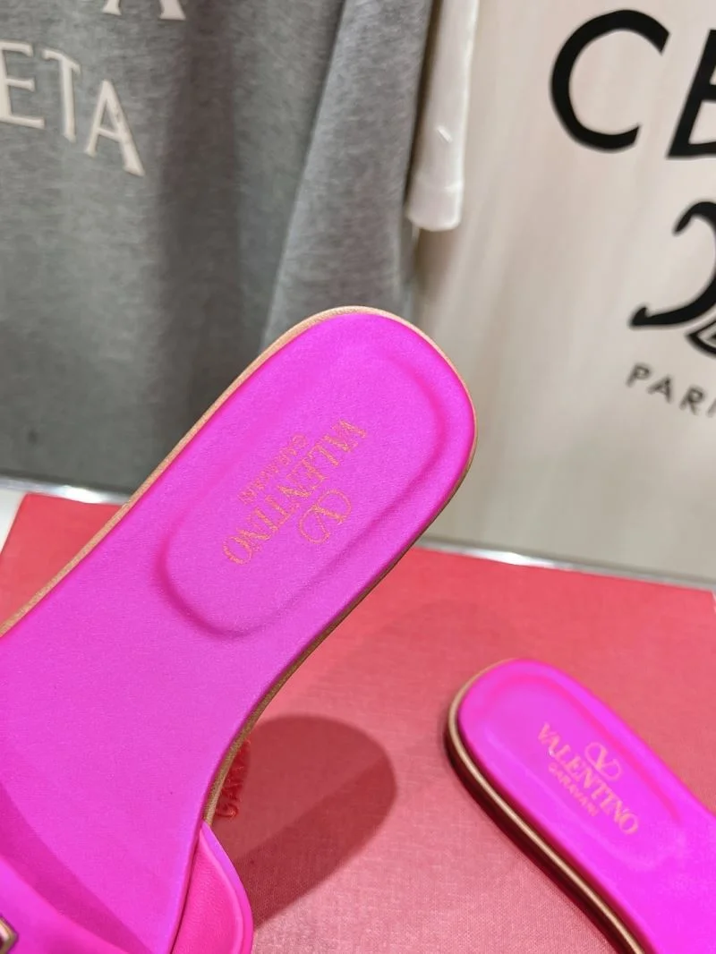 Sporty Valentino Slippers 36298