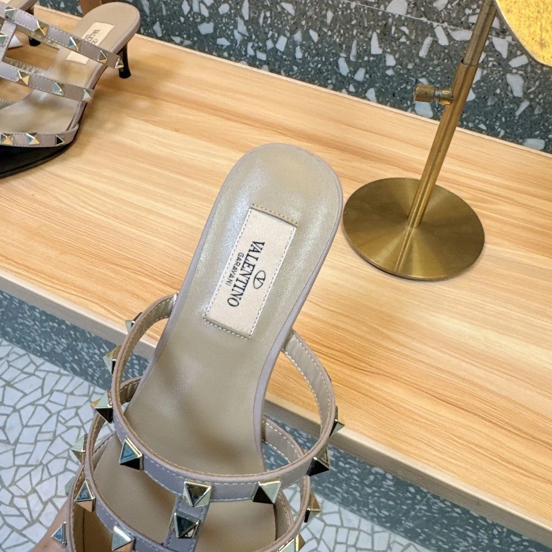 Popular Valentino Slippers 35924
