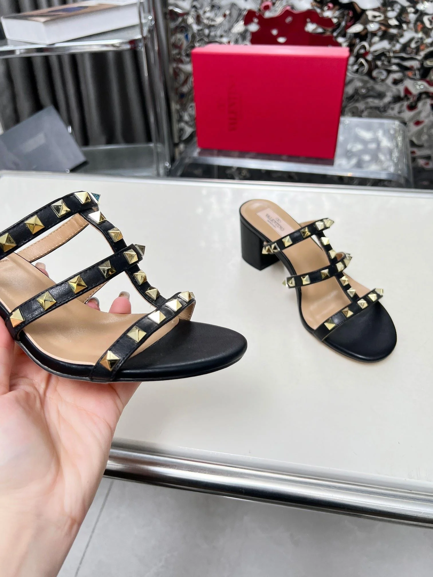 Valentino Slippers Chic 35919