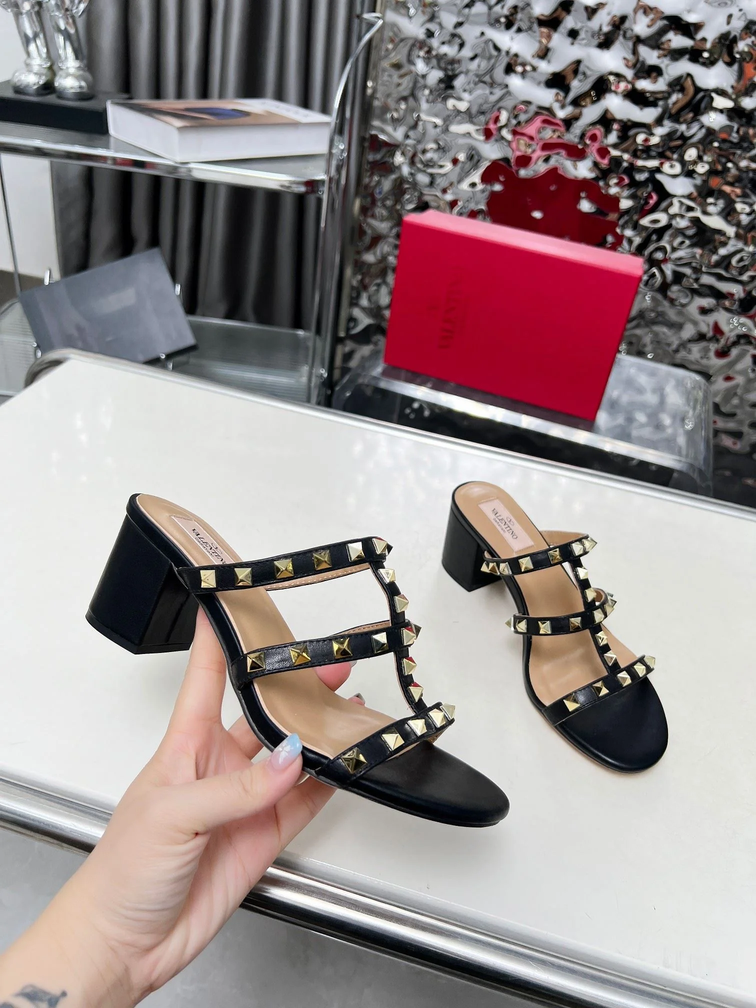 Valentino Slippers Chic 35919