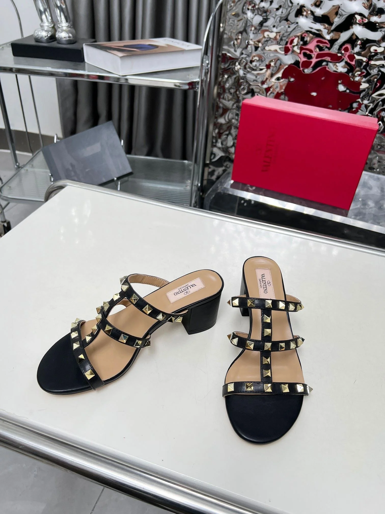 Valentino Slippers Chic 35919