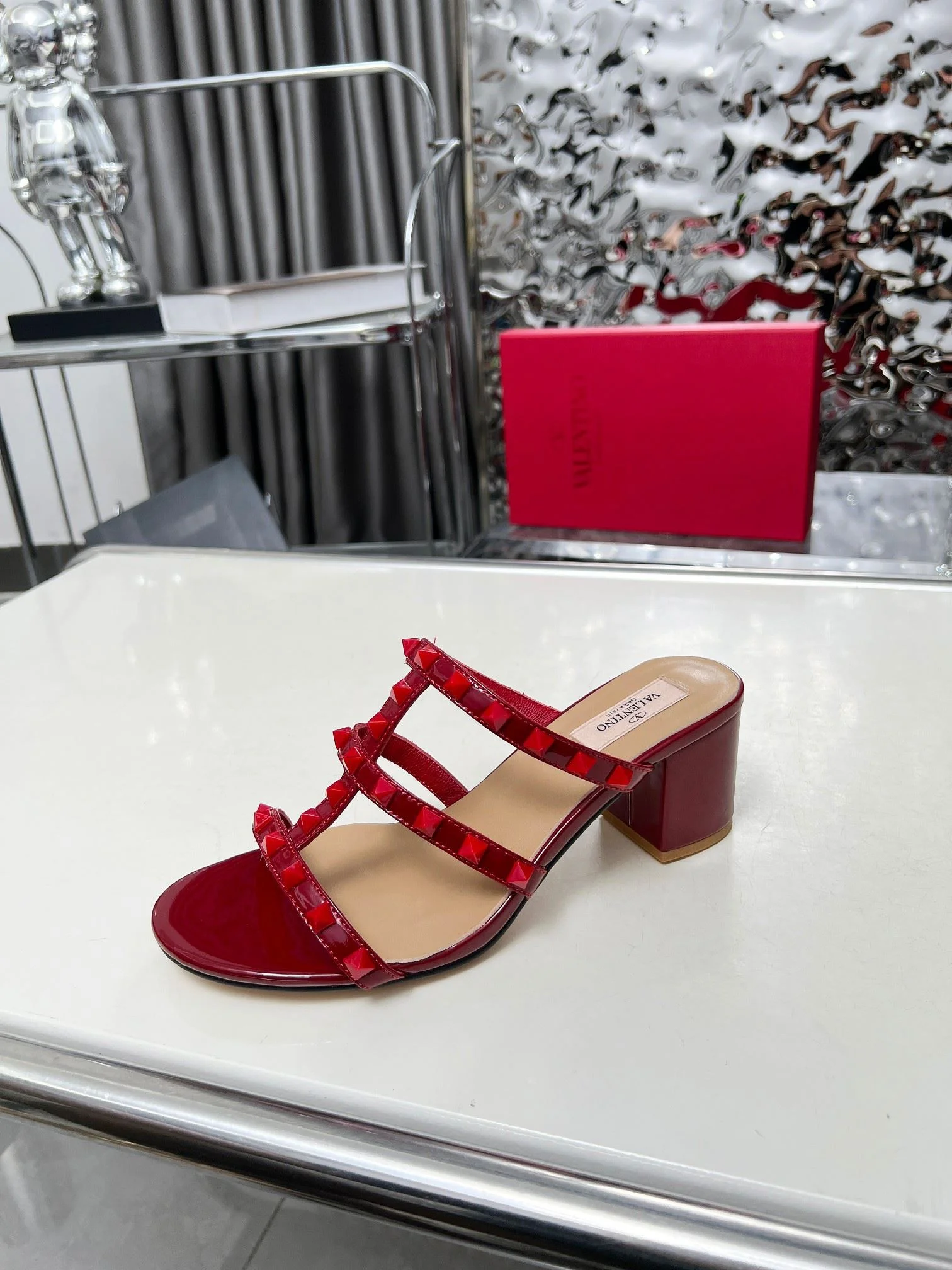 SportInspired Valentino Slippers 35892