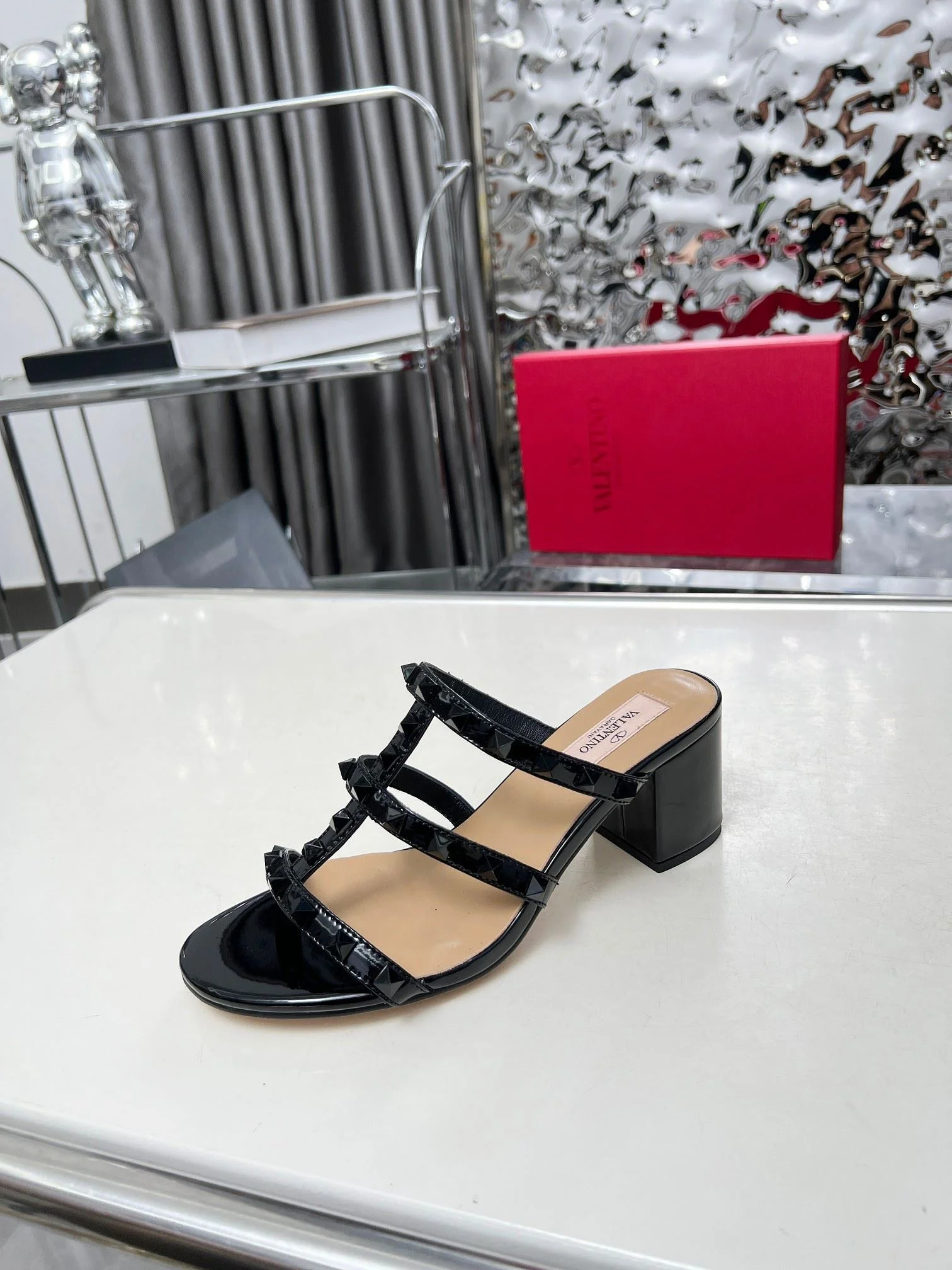Reliable Valentino Slippers 35894