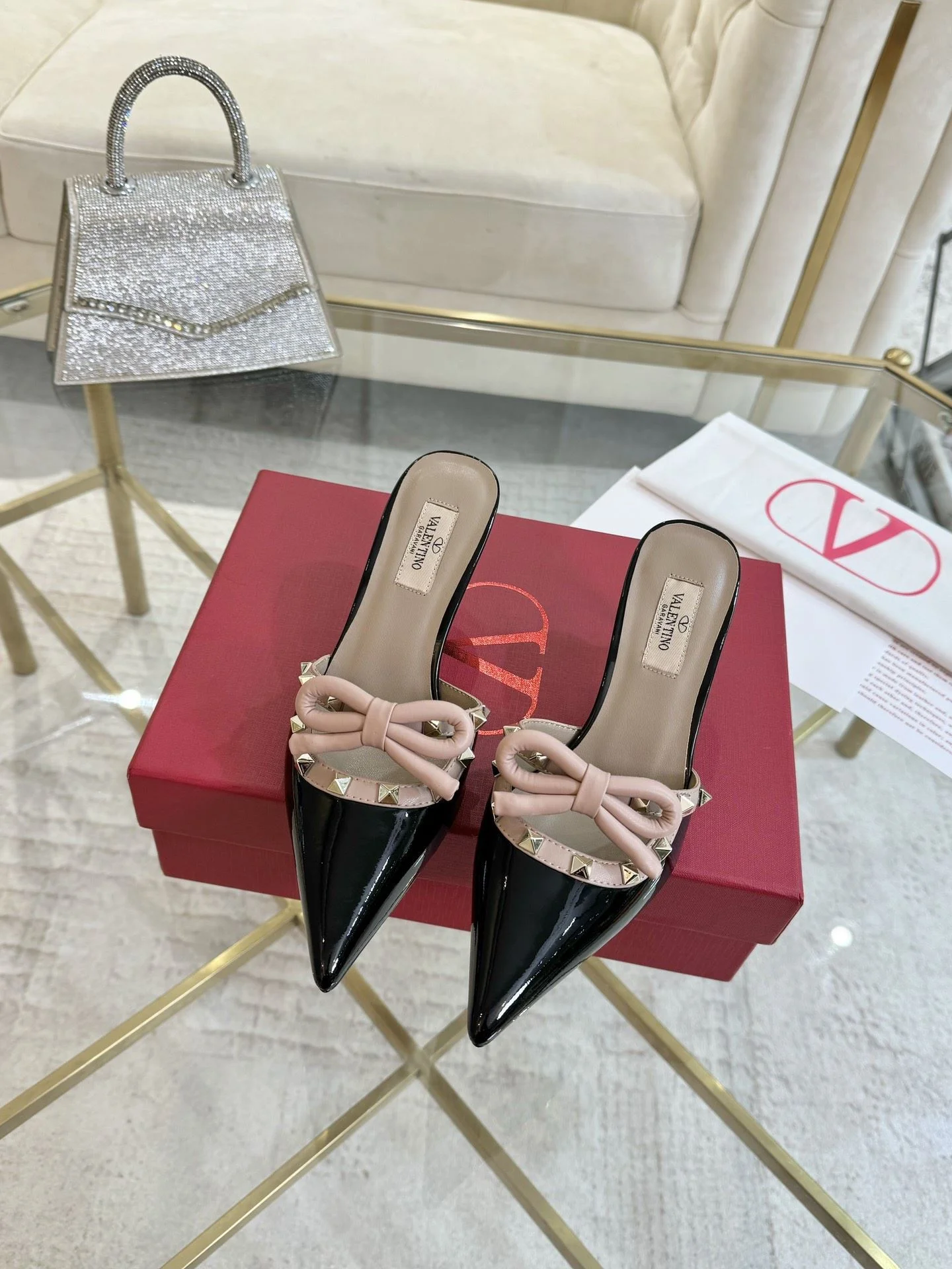 Minimalist Valentino Slippers 35887