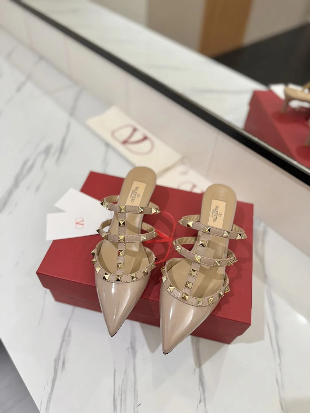 Supportive Valentino Slippers 35903