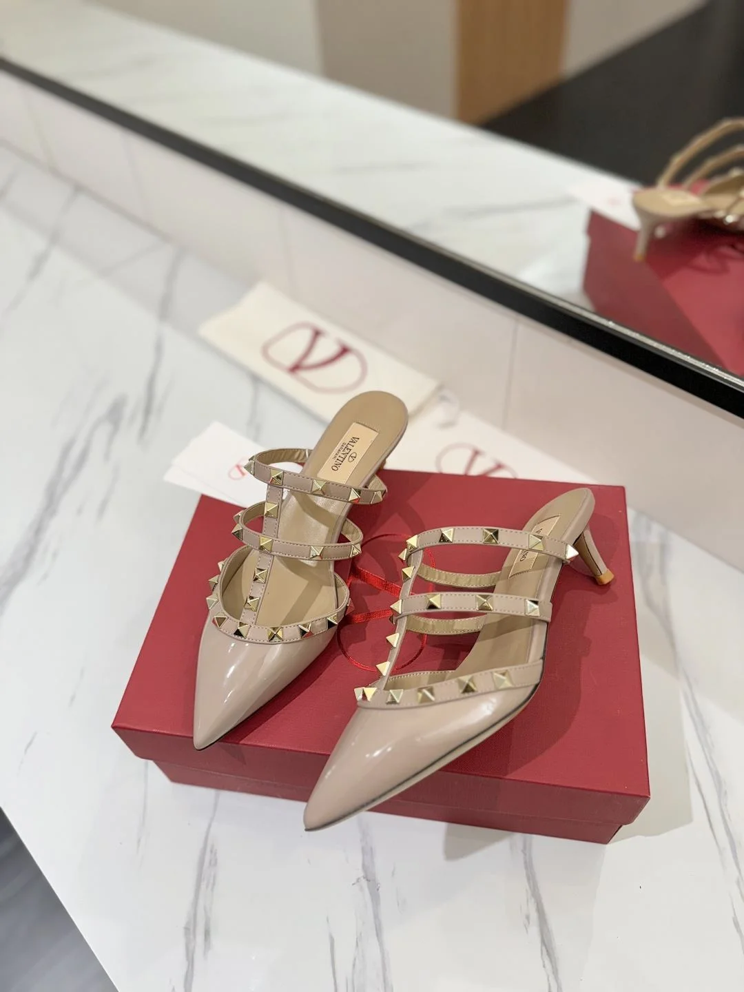 Supportive Valentino Slippers 35903