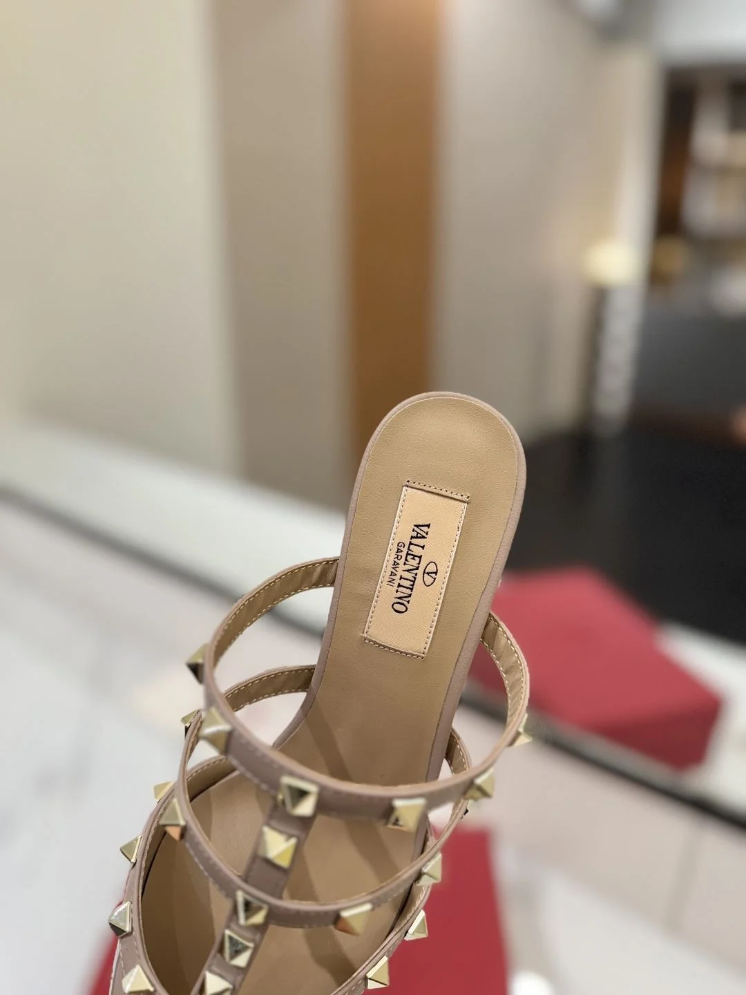Supportive Valentino Slippers 35903
