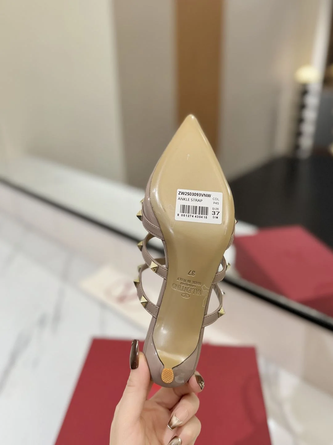Supportive Valentino Slippers 35903