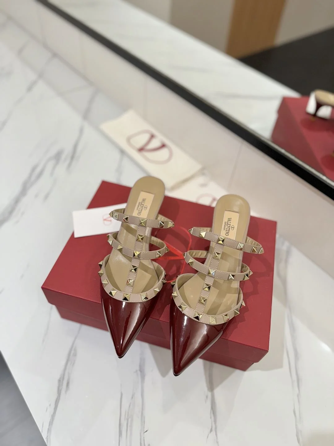 Minimalist Valentino Slippers 35901