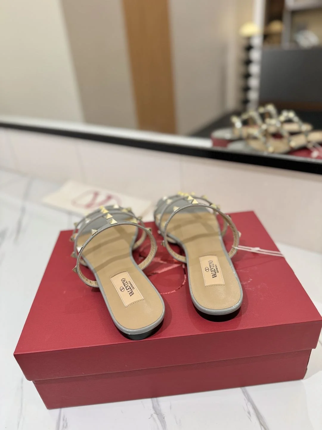 Fashionable Valentino Slippers 35885