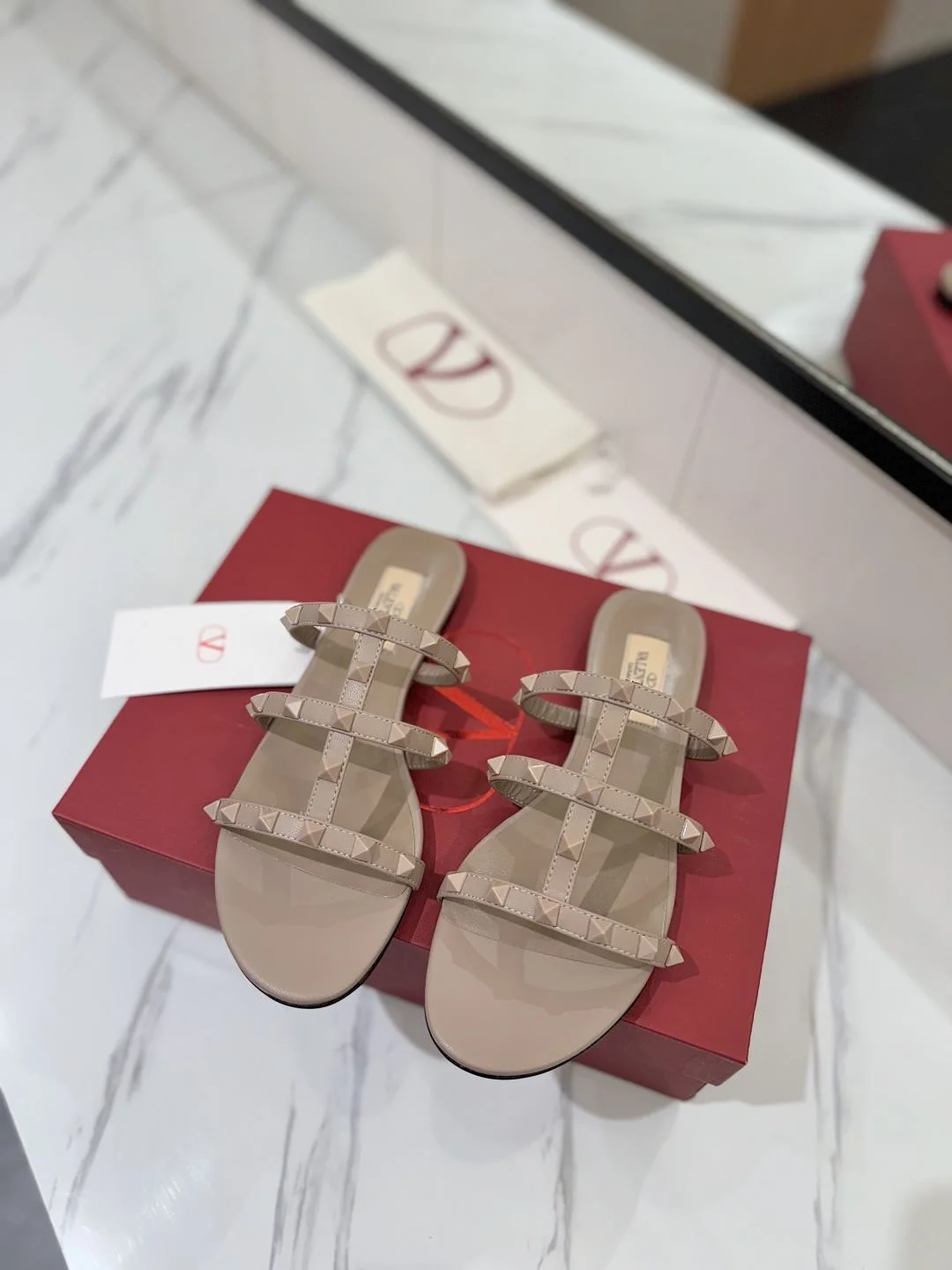 Stylish Valentino Slippers 35882