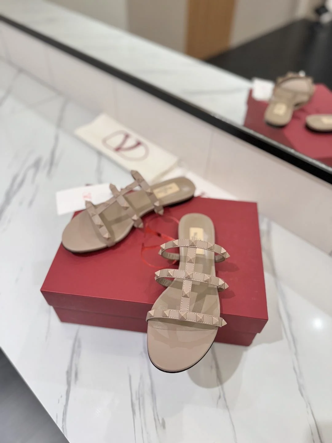 Stylish Valentino Slippers 35882
