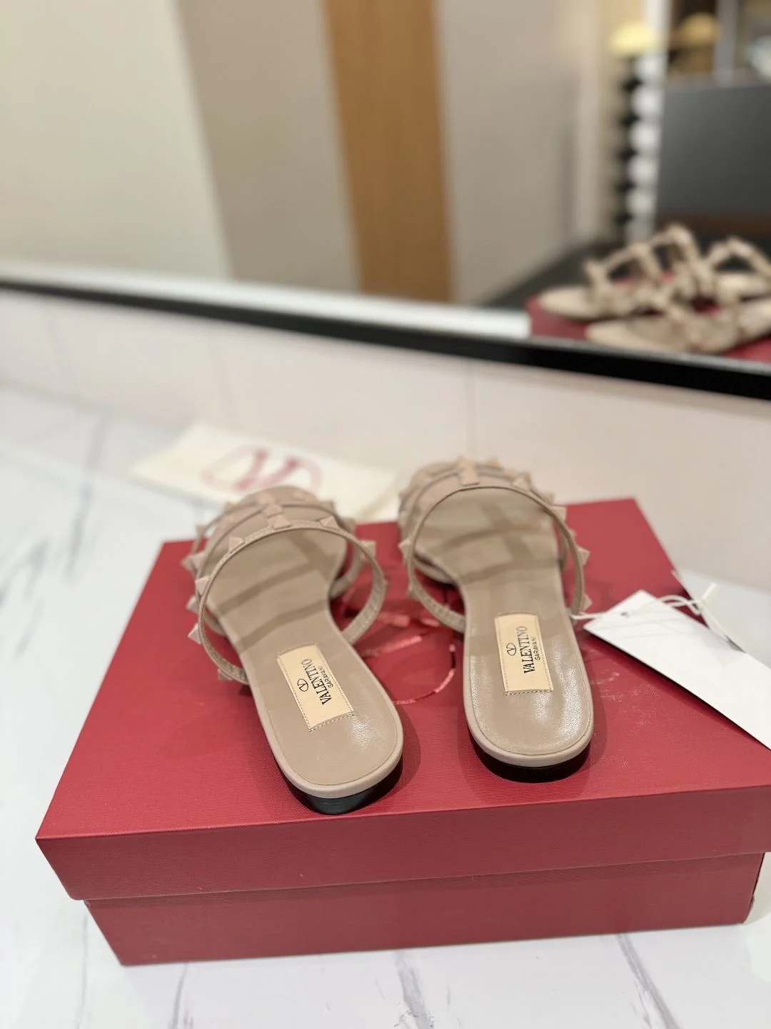 Stylish Valentino Slippers 35882