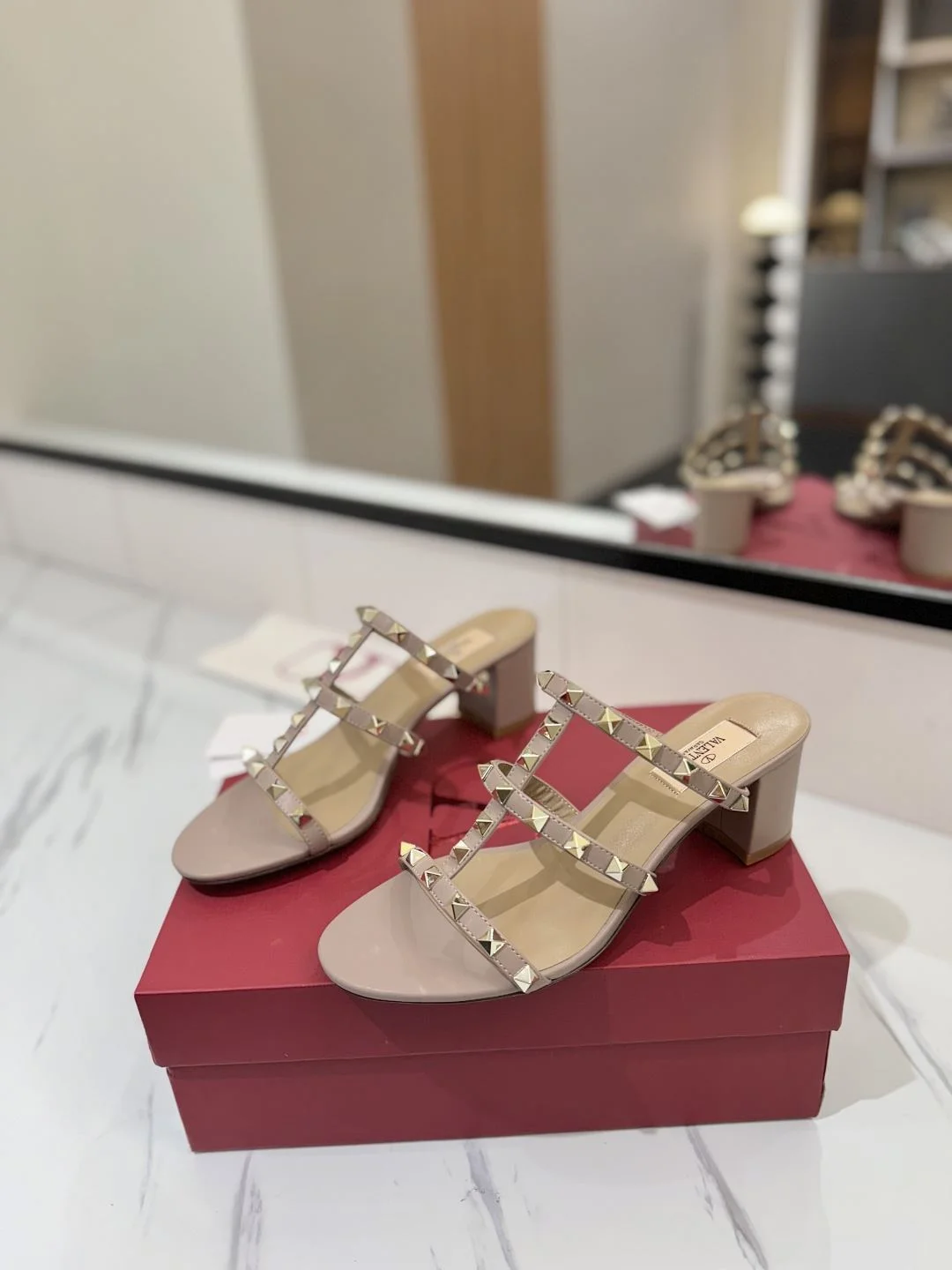 Compact Valentino Slippers 35871