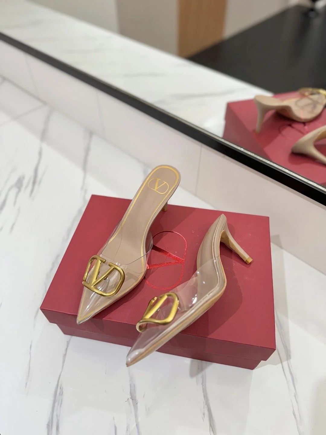 Valentino Slippers Elegant 35875