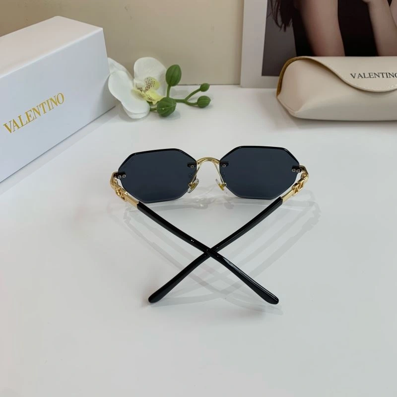 MultiPurpose Valentino Sunglasses 282430