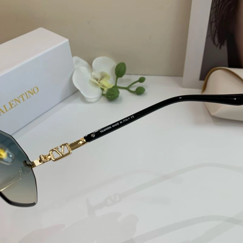 Upgraded Valentino Sunglasses 282426
