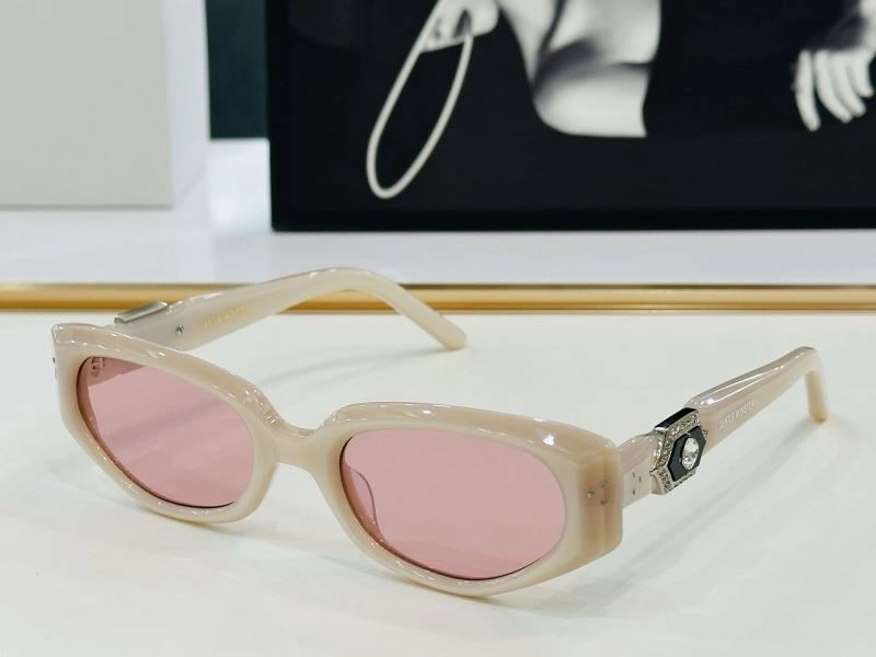 Attractive Valentino Sunglasses 282425