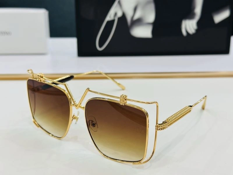 Youthful Valentino Sunglasses 282431