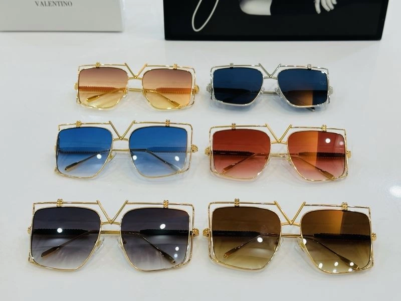 Youthful Valentino Sunglasses 282431