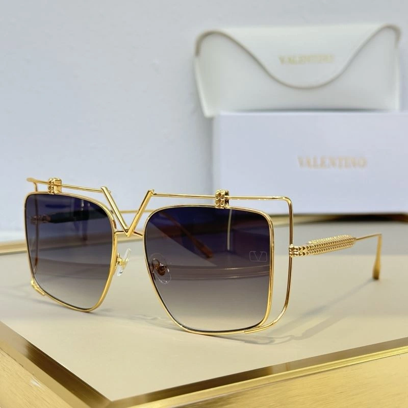 Valentino Sunglasses Compact 282440