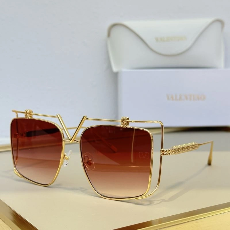 Valentino Sunglasses Compact 282440