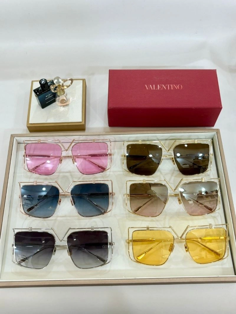 Flexible Valentino Sunglasses 282452