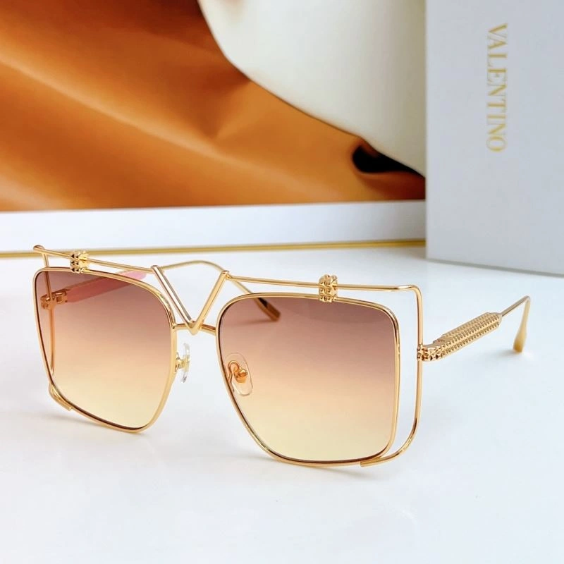 Valentino Sunglasses Refined 282443